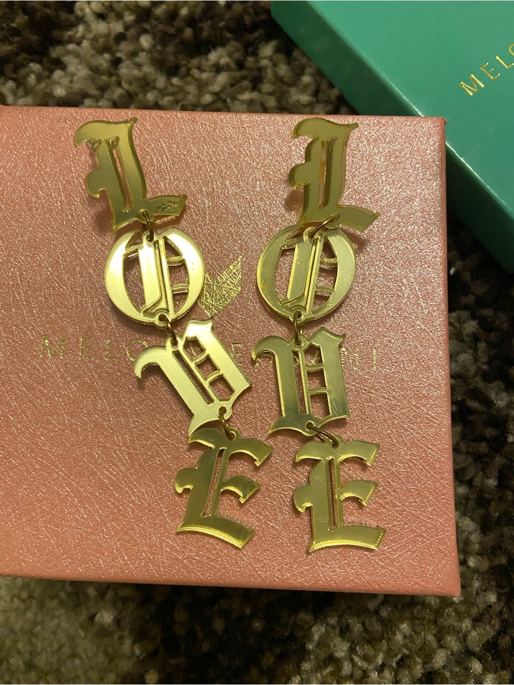 Melody Ehsani LoVe ENGLISH letters sparkling gold NEW box - Picture 4 of 6